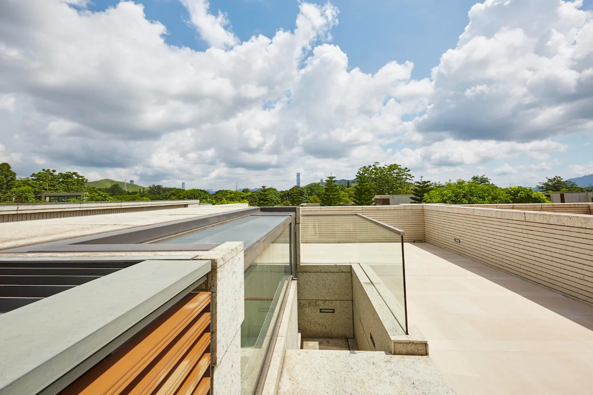 Teras Rumah Panjang di Lantai Atas (Rooftop)